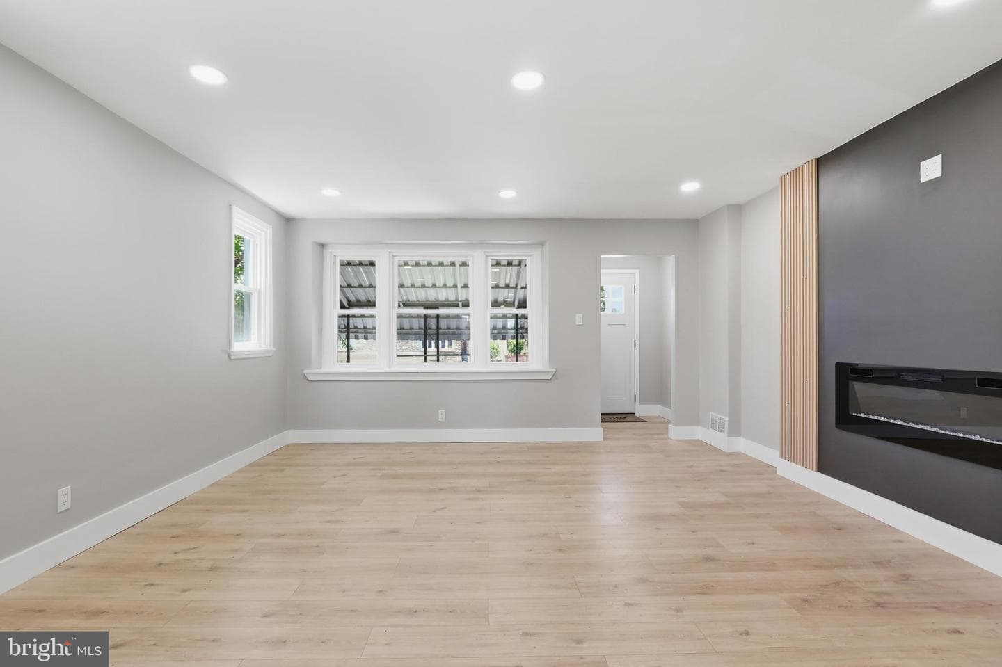 1030 E Sedgwick Street photo 14