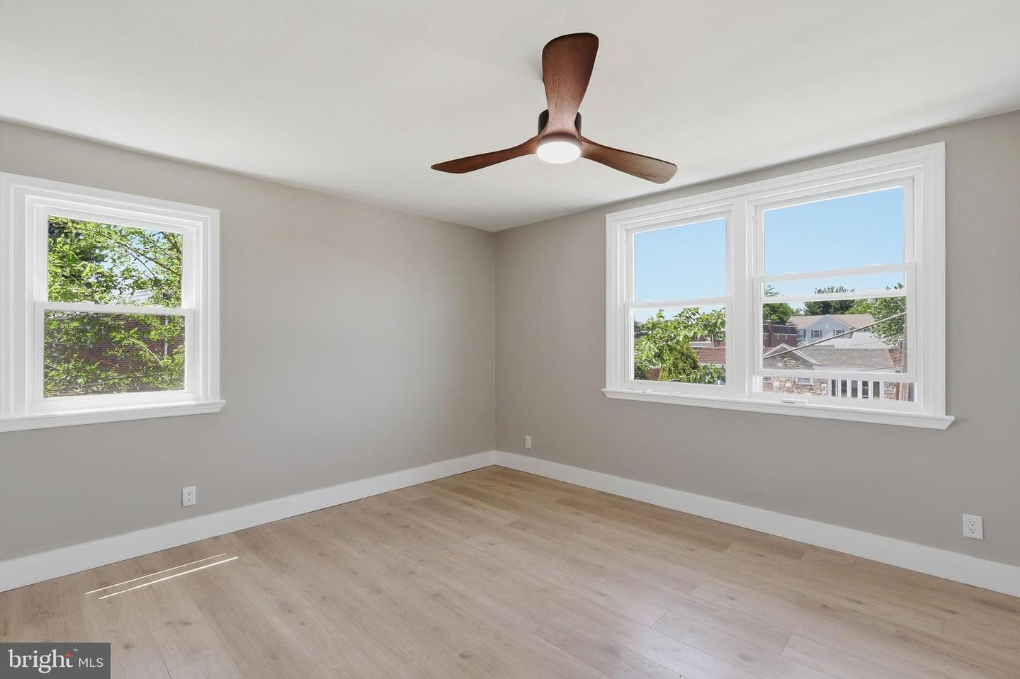 1030 E Sedgwick Street photo 23