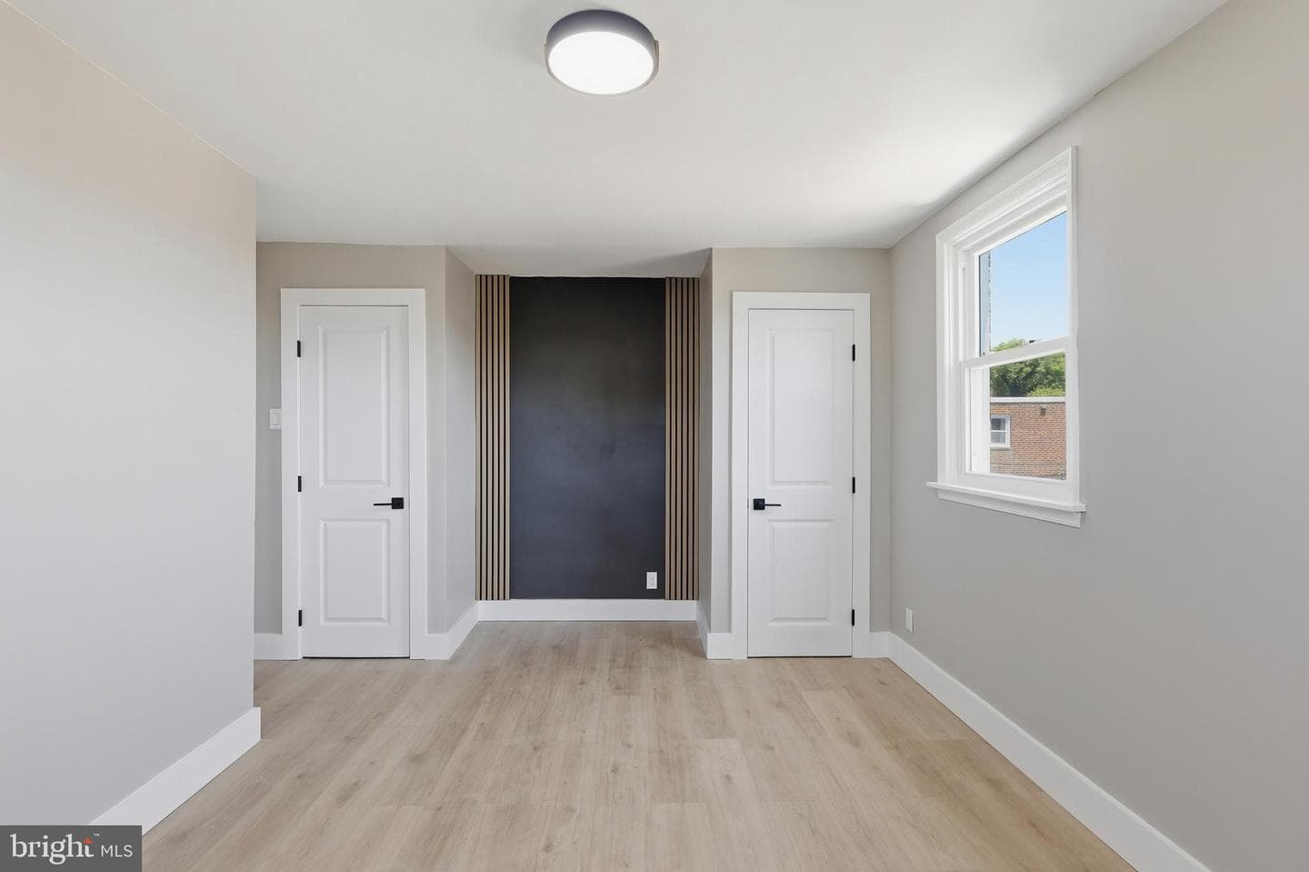 1030 E Sedgwick Street photo 24