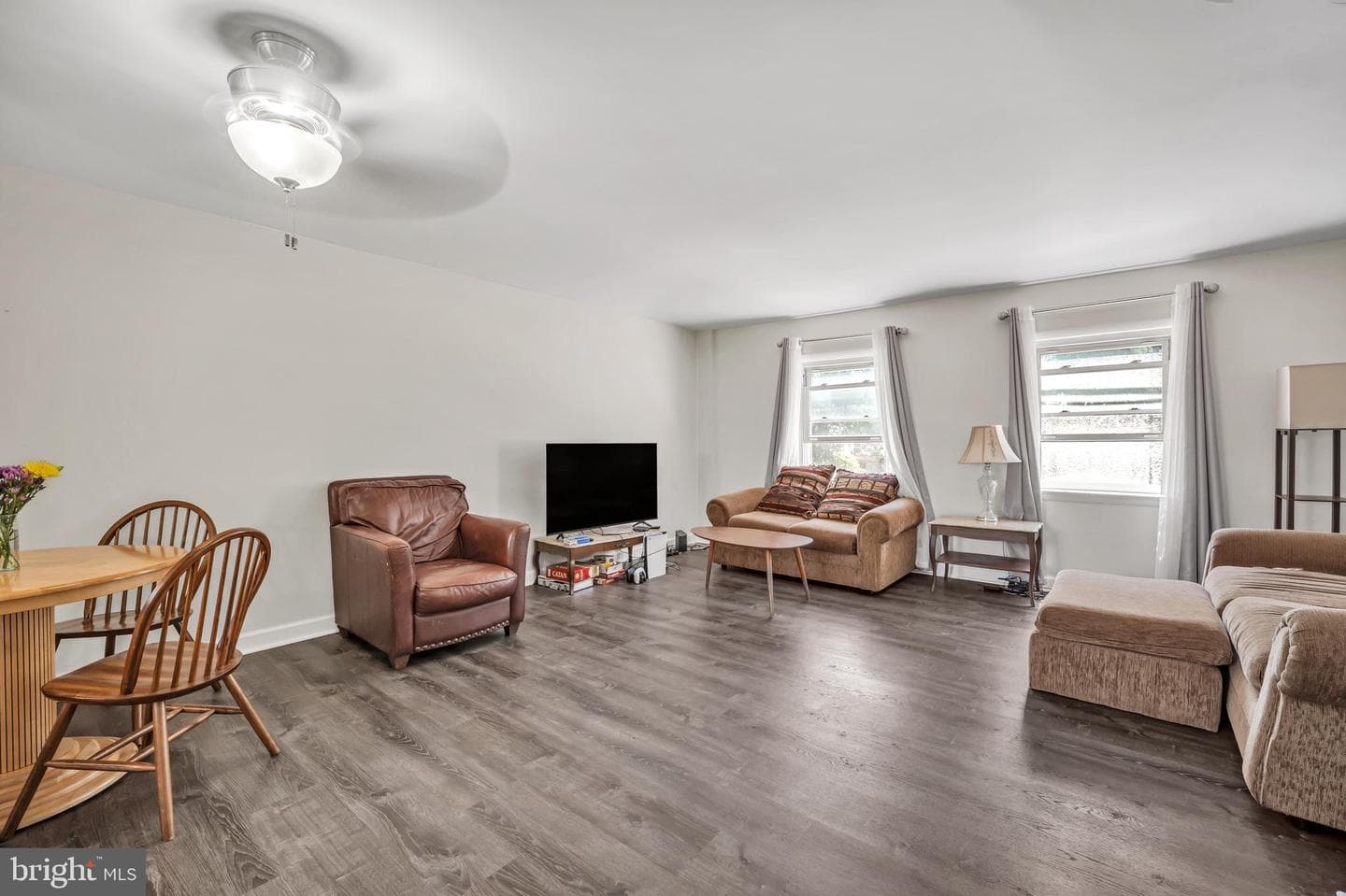 3116 Holly Road photo 8
