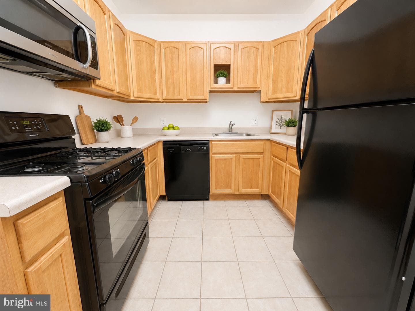 1828 N Willington Street photo 4
