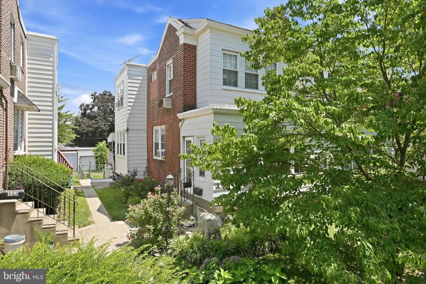 955 Allengrove Street photo 31