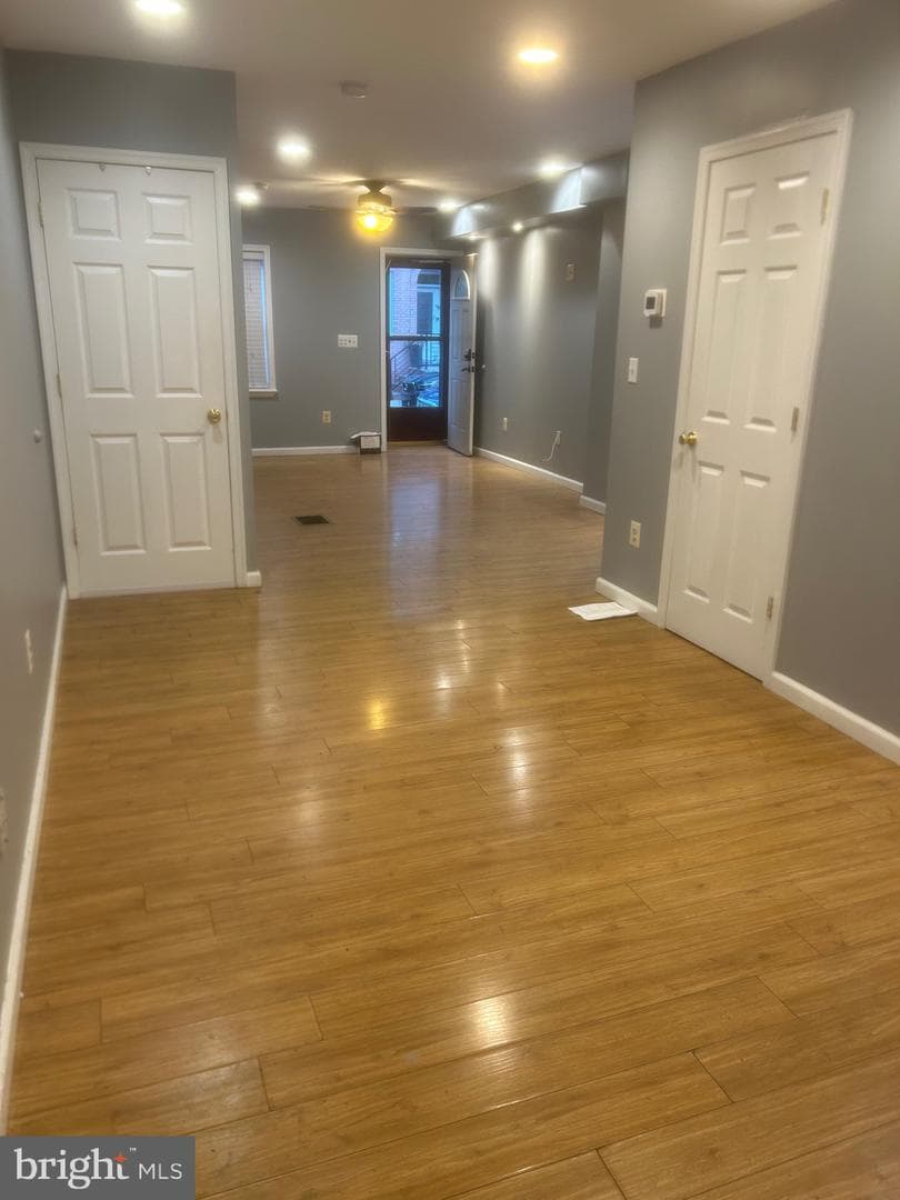 435 E Wildey Street photo 3