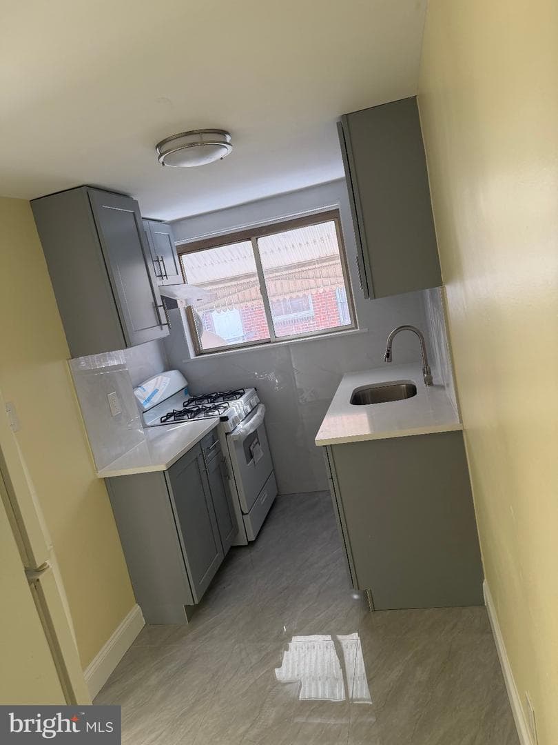 710 St Philadelphia Pa 19124 photo 7