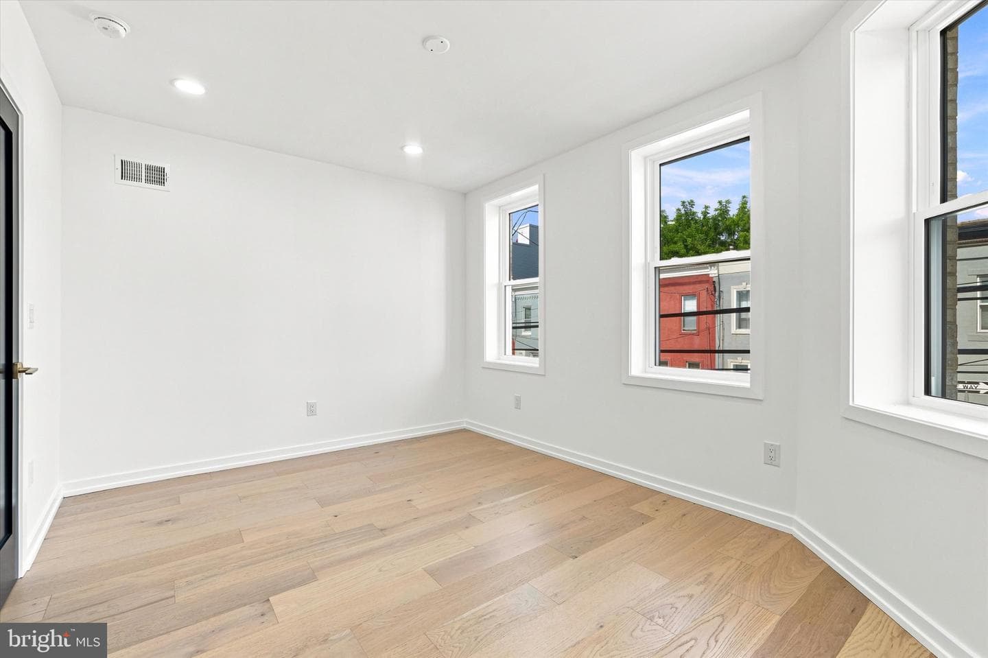 1235 S 26th Street photo 16
