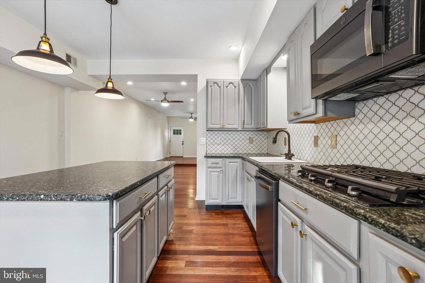 1232 Crease Street photo 14