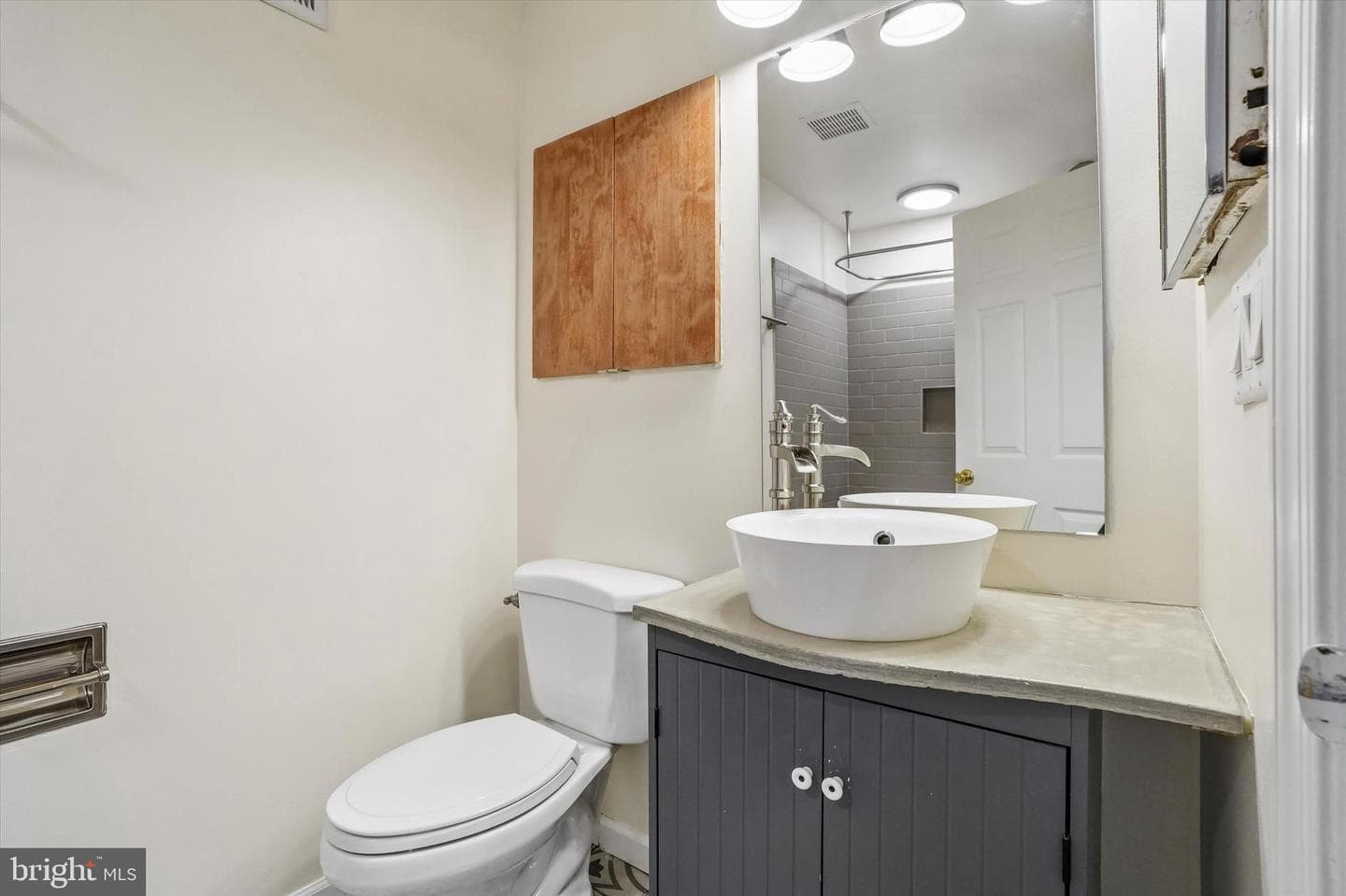 1232 Crease Street photo 24