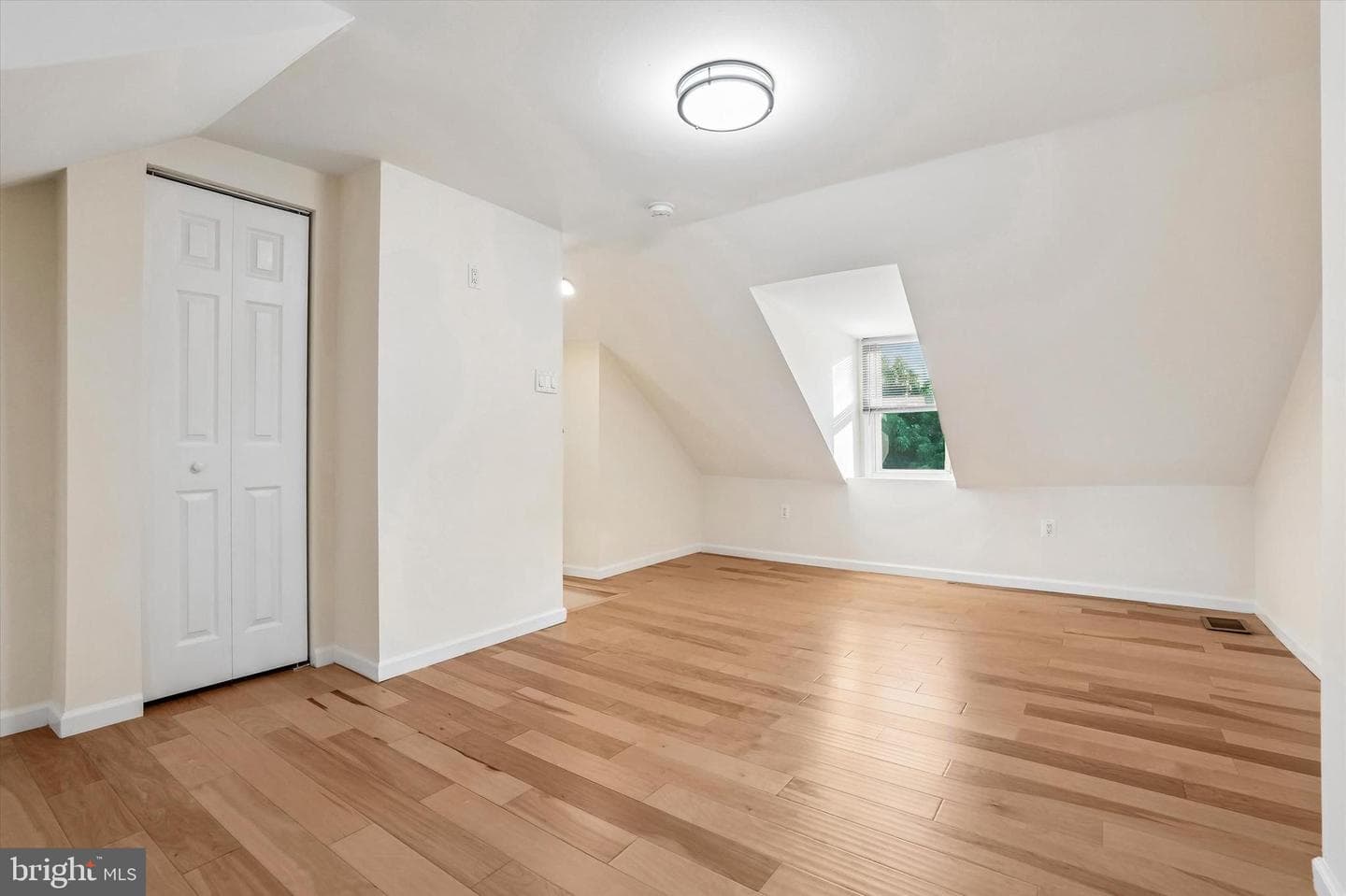 1232 Crease Street photo 31