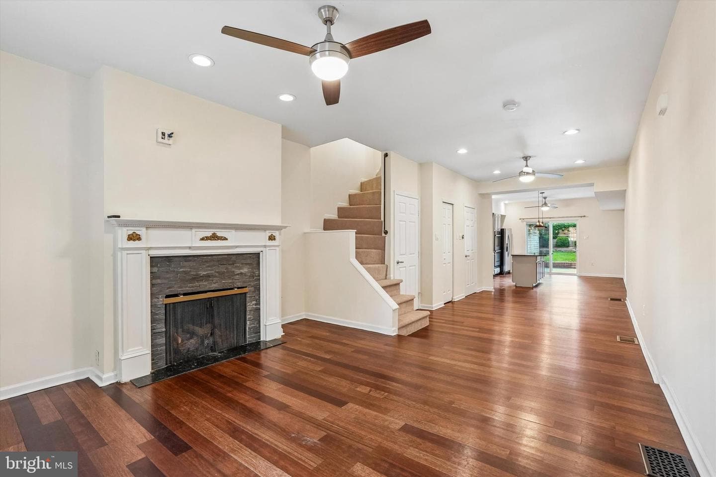 1232 Crease Street photo 4