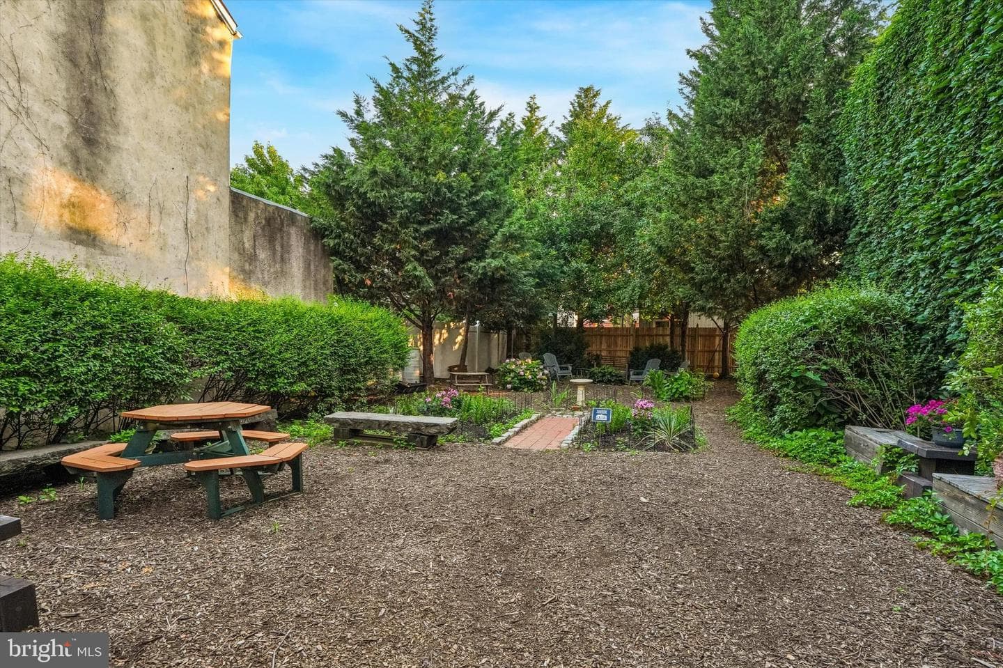 1232 Crease Street photo 44