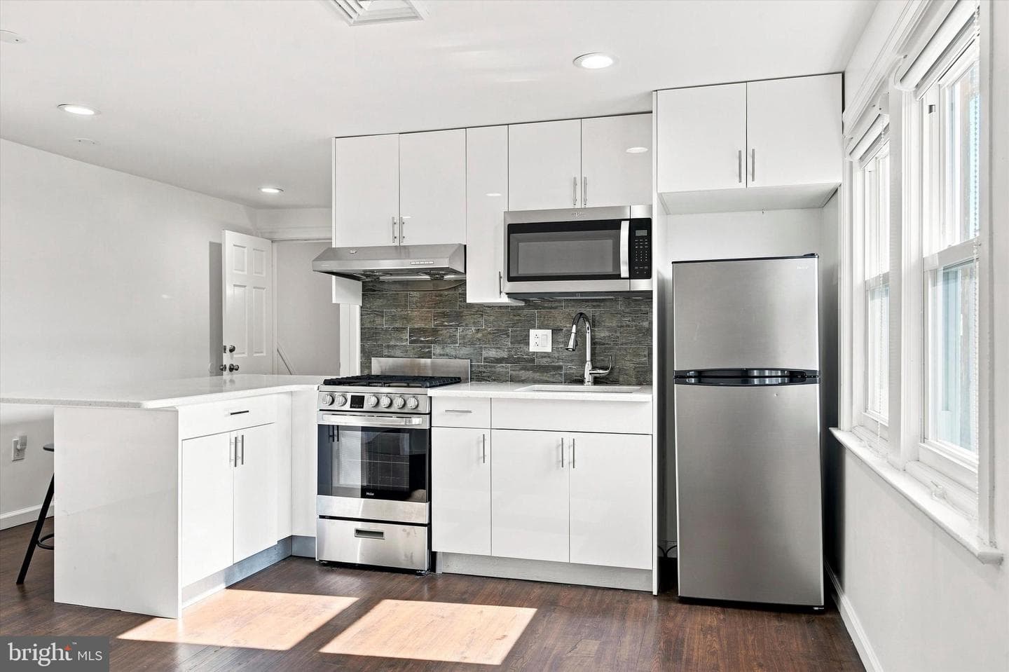 4518 Walnut Street photo 10