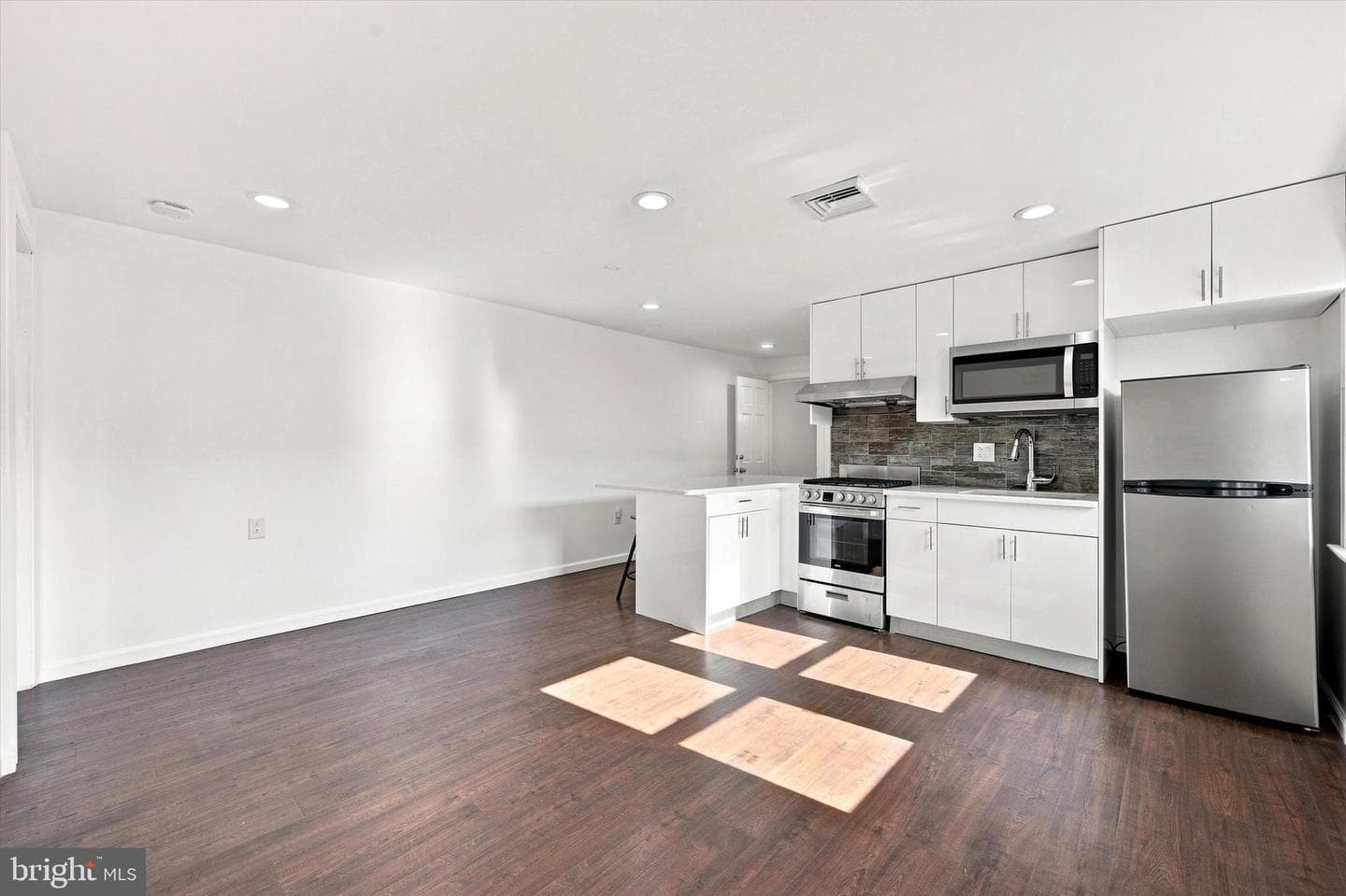 4518 Walnut Street photo 11