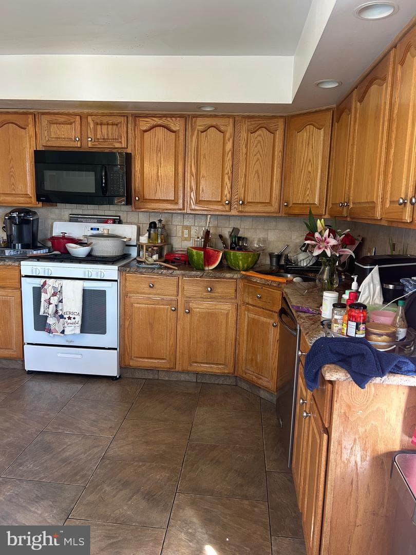 2800 Gilham Street photo 9