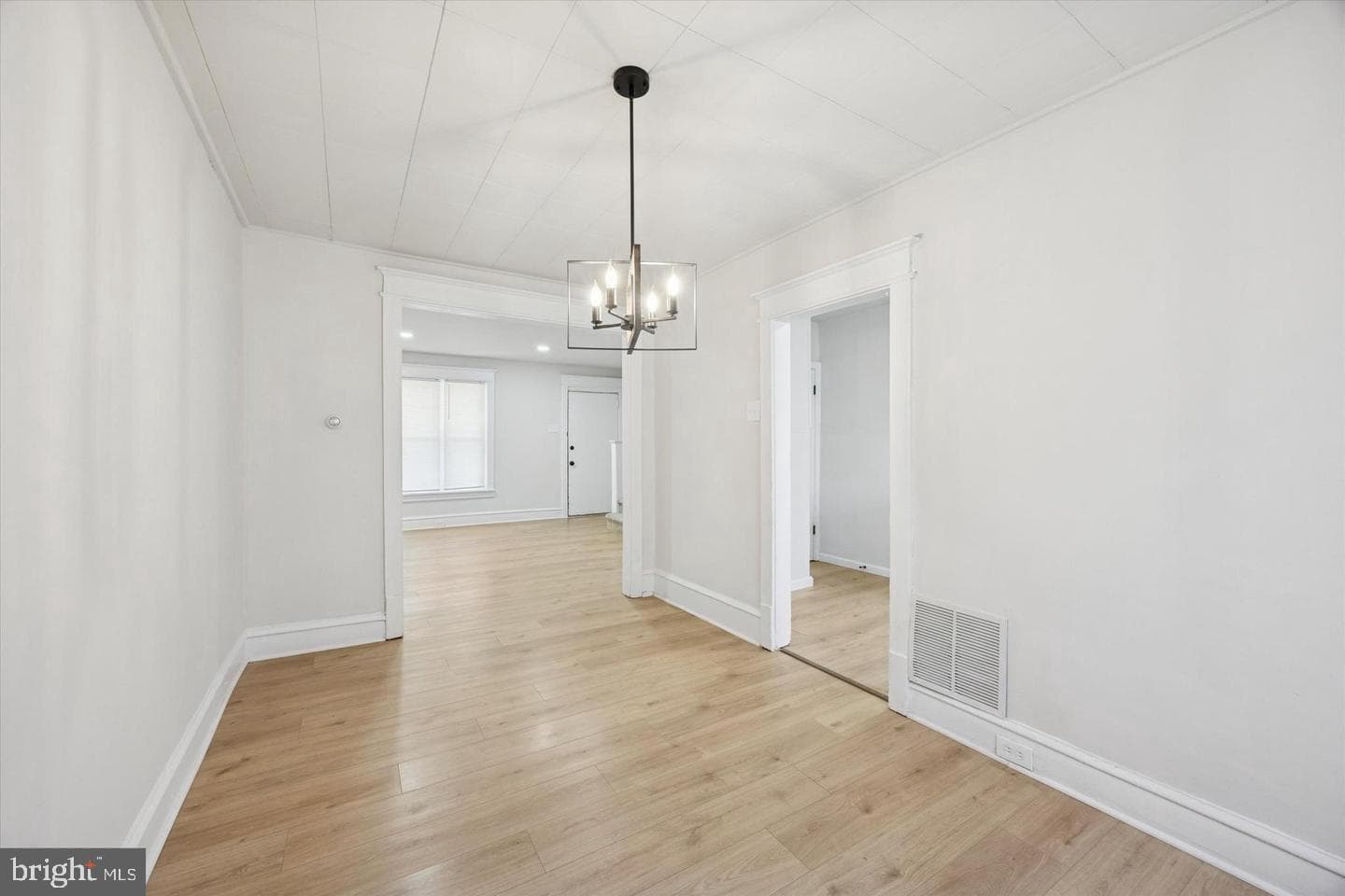 2537 S Millick Street photo 4