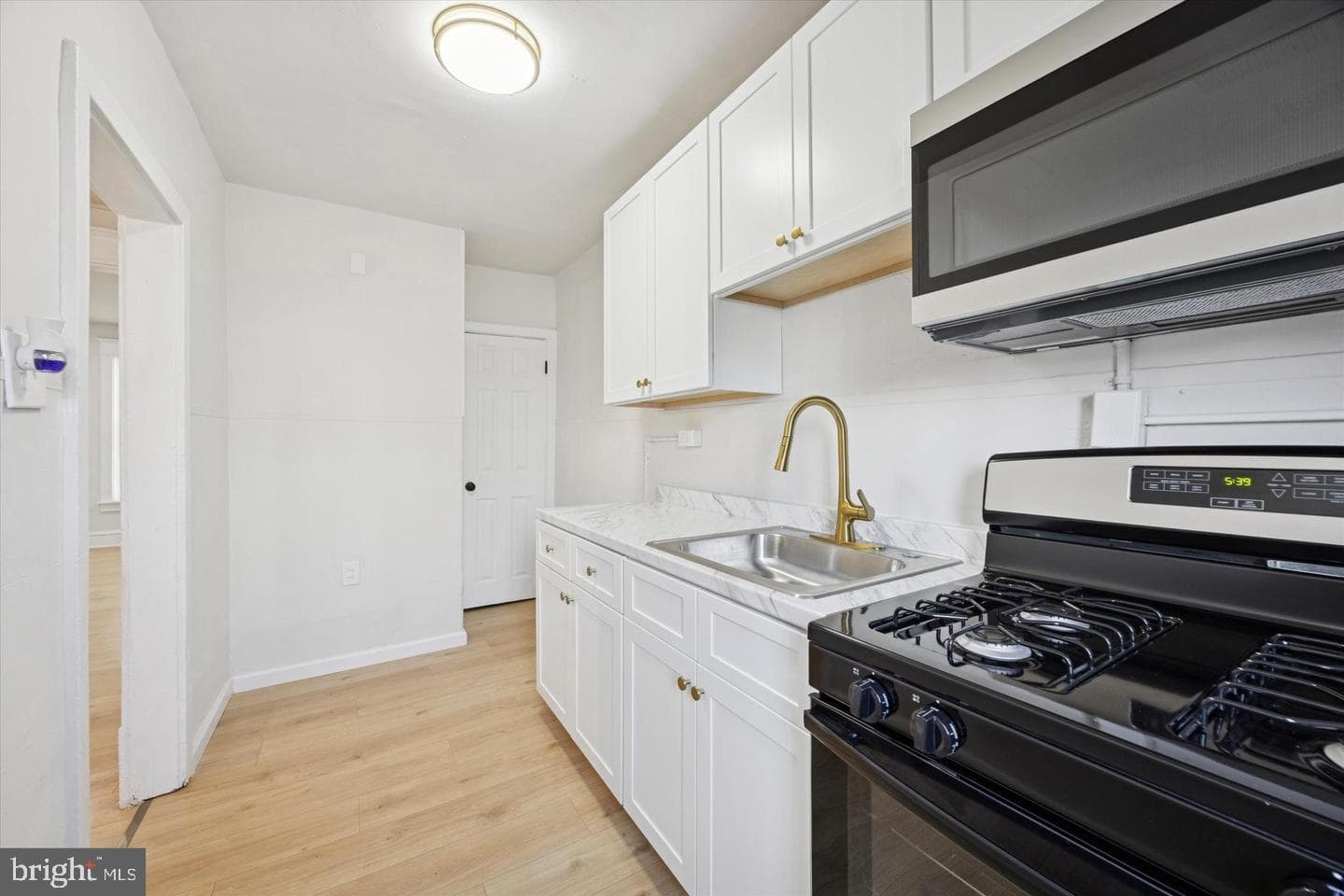 2537 S Millick Street photo 6