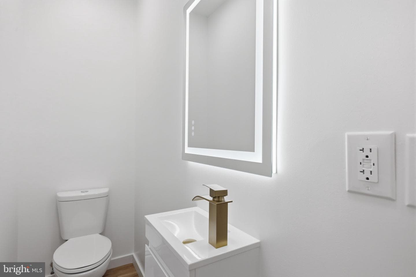1322 S Lindenwood Street photo 15