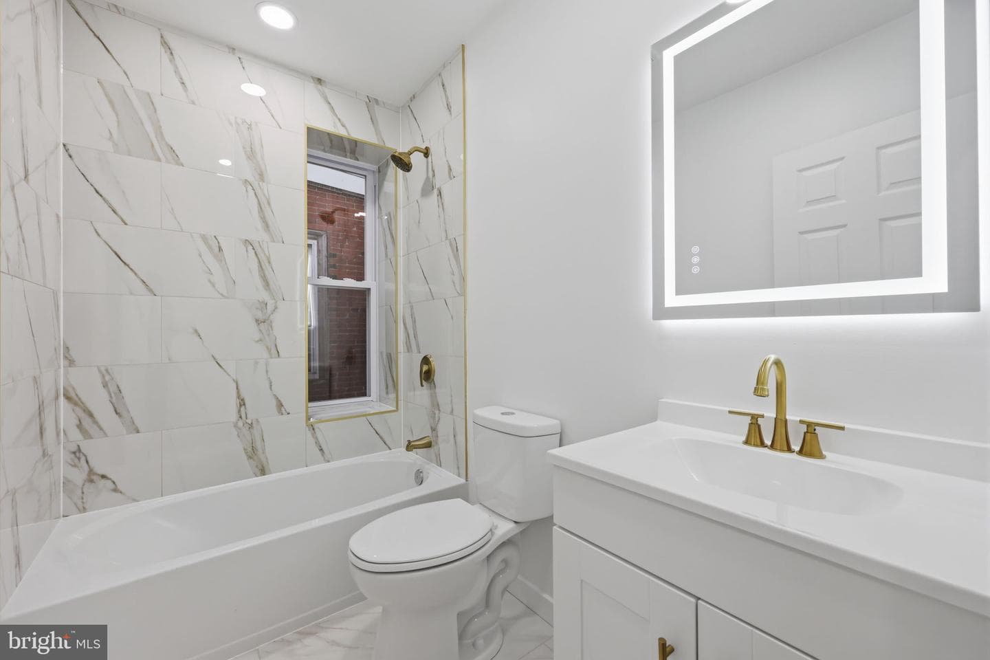 1322 S Lindenwood Street photo 19