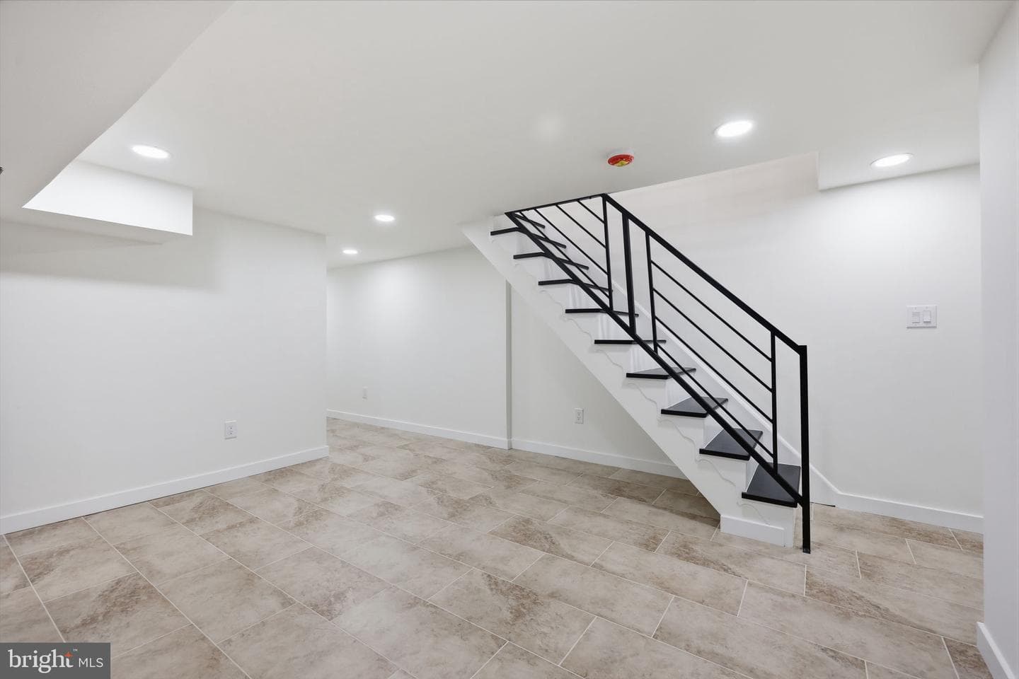 1322 S Lindenwood Street photo 26