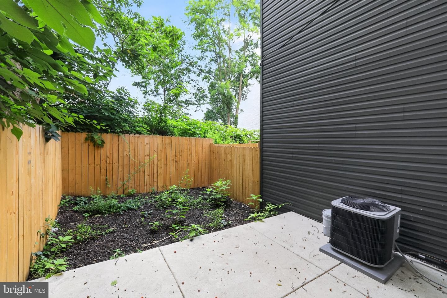 706 N Shedwick Street photo 34