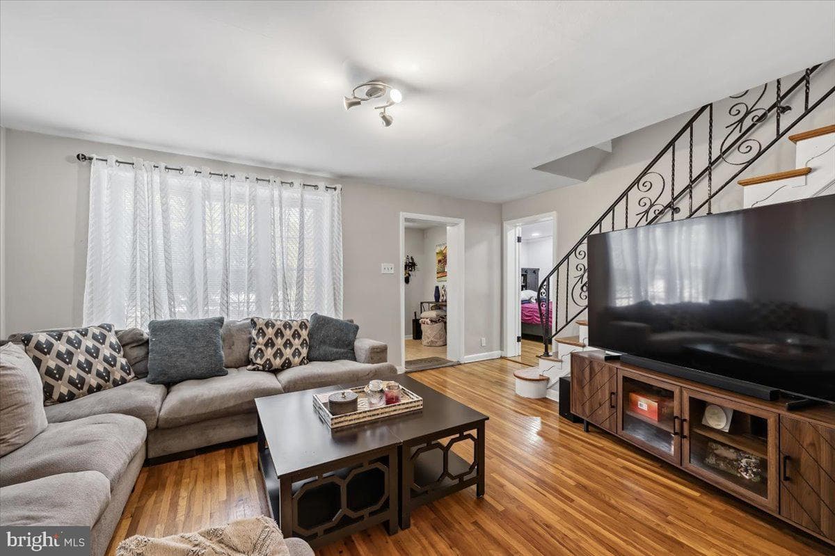 914 Longshore Avenue, Philadelphia