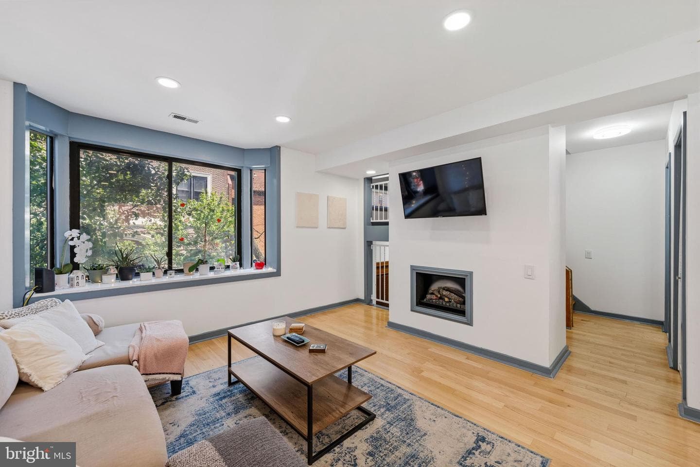 830 Lombard Street #a photo 6