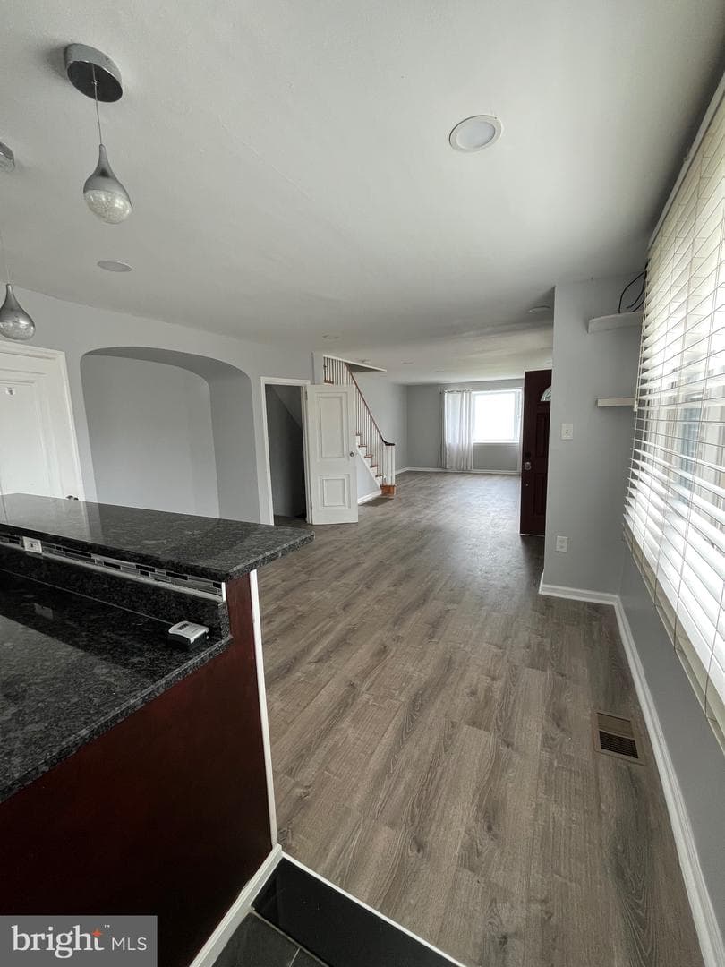 850 Longshore Avenue photo 5