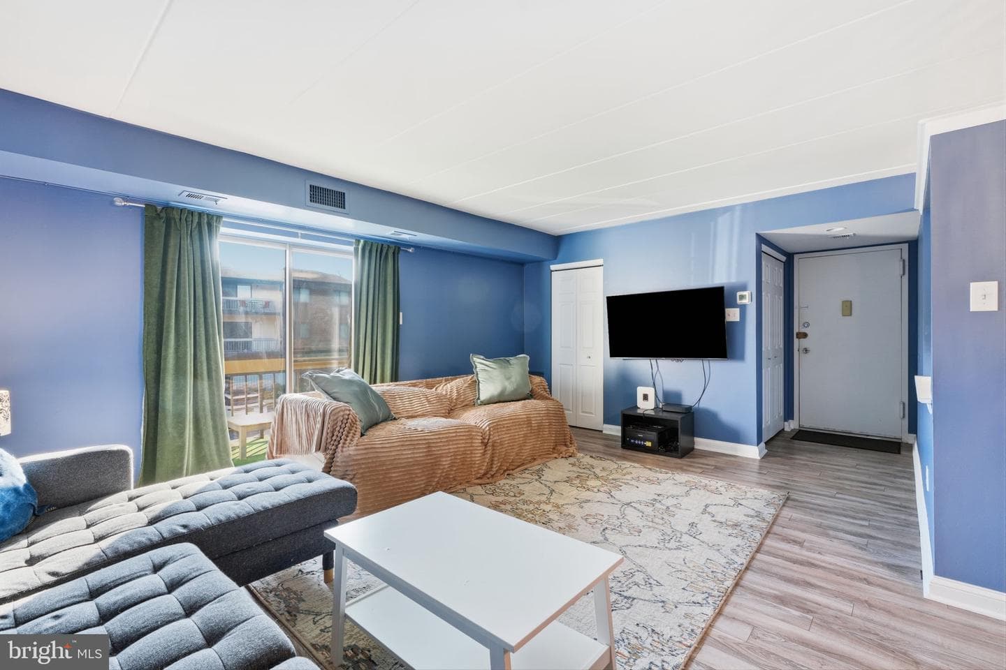 58102 Delaire Landing Road #102 photo 3