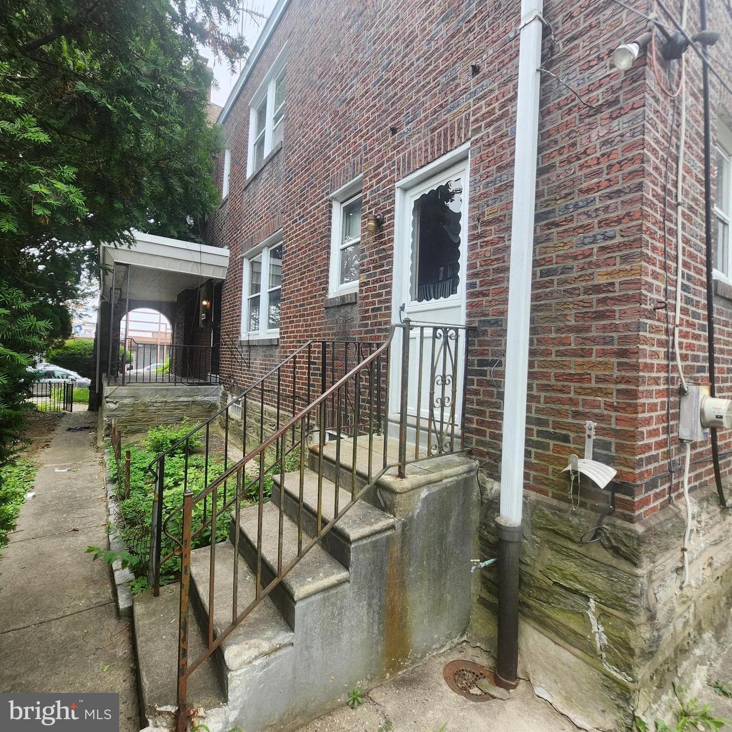 1415 E Washington Lane photo 4