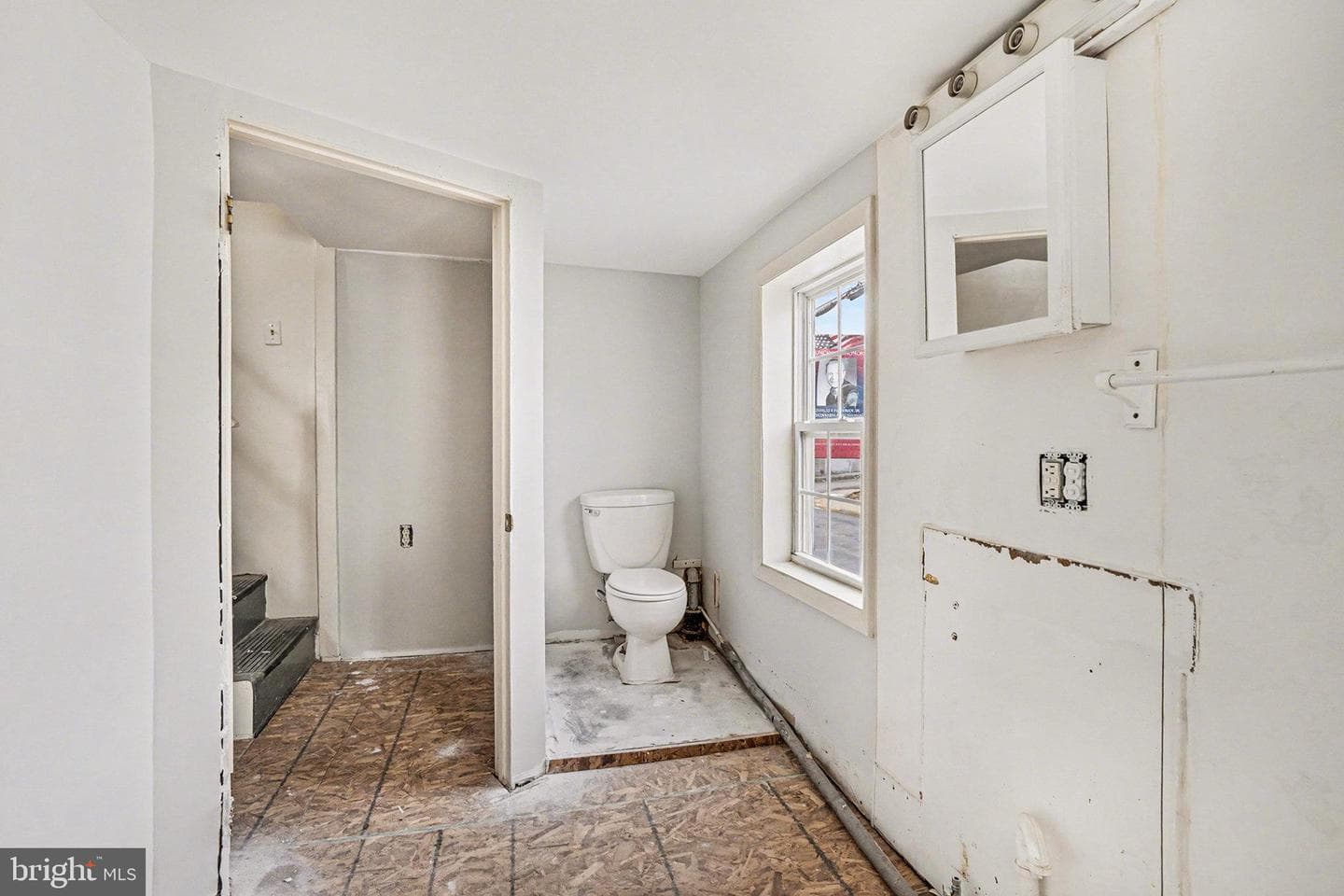122 N High Street photo 17