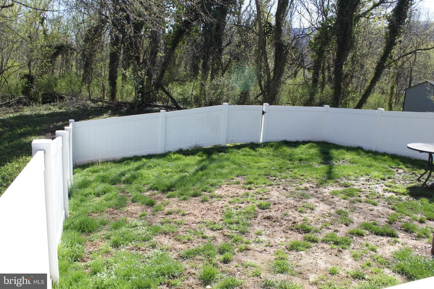 30 Petersburg Lane photo 15