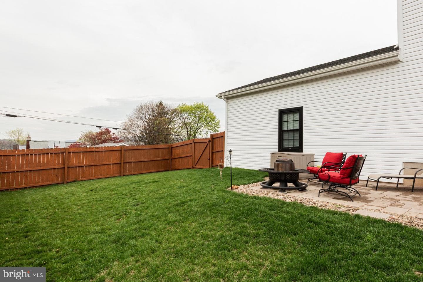 515 Maple Avenue photo 10