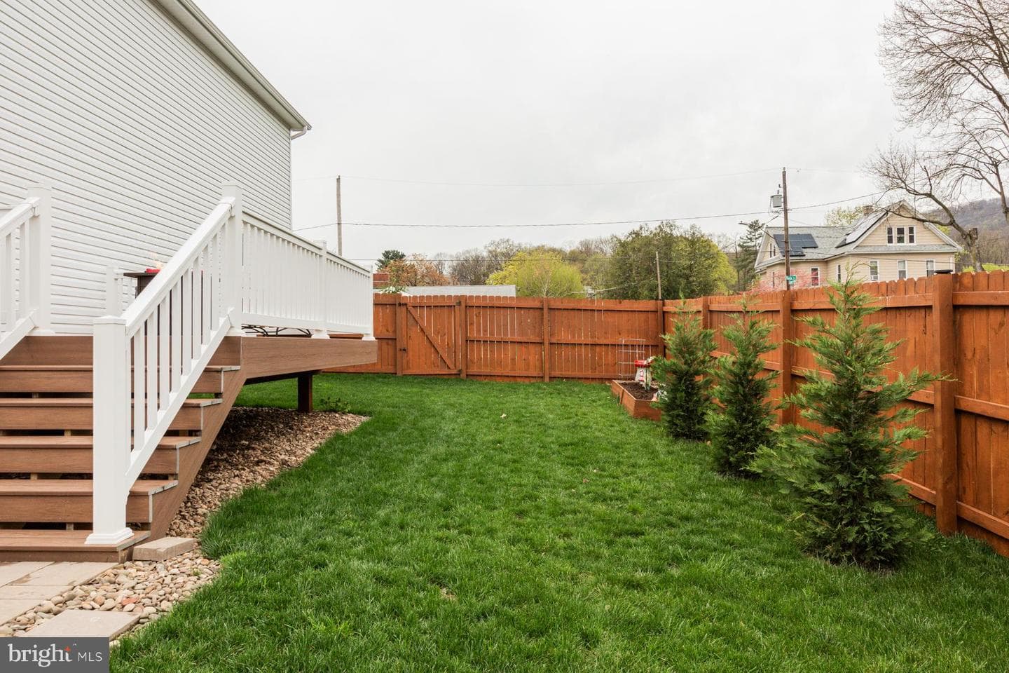 515 Maple Avenue photo 13