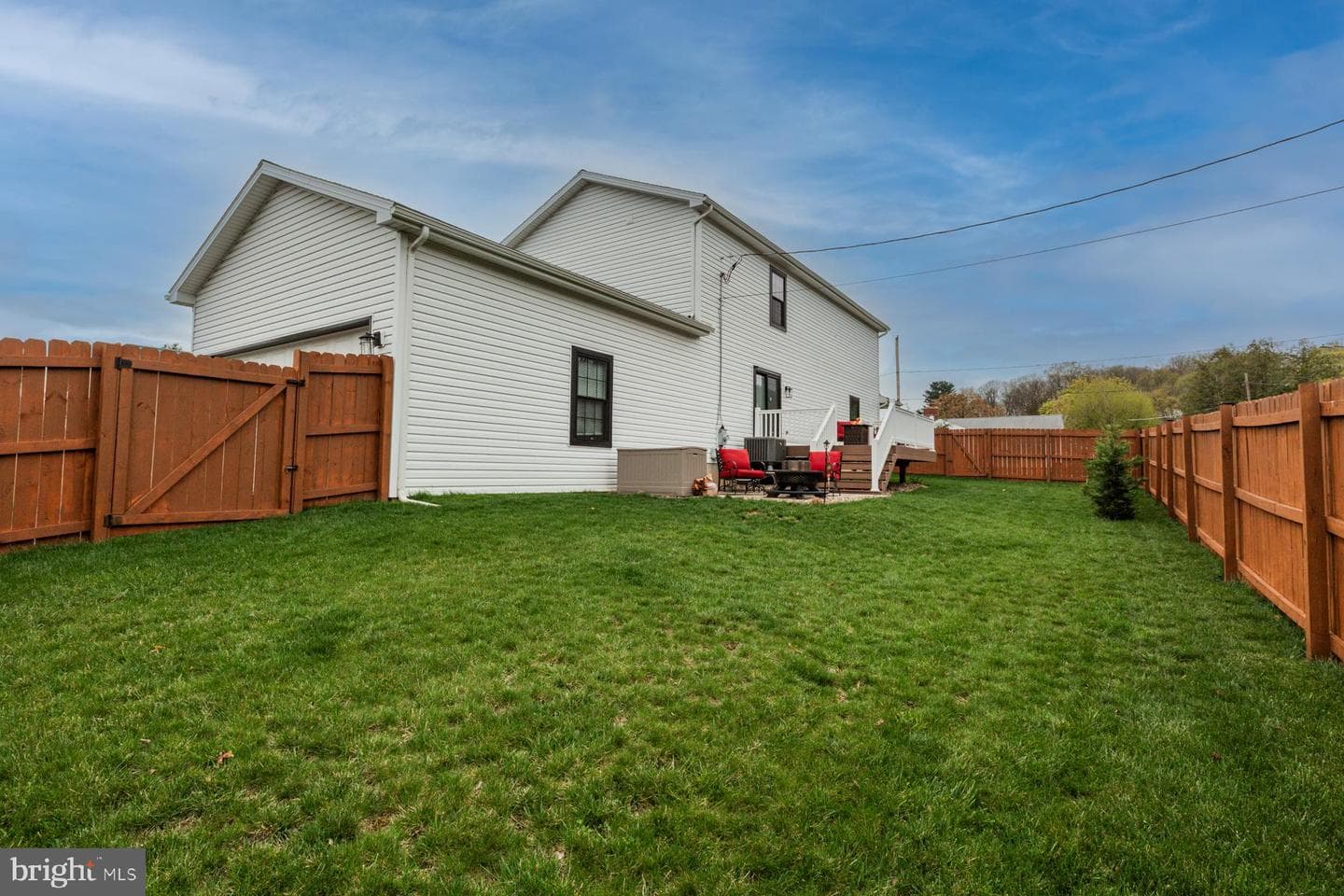 515 Maple Avenue photo 23