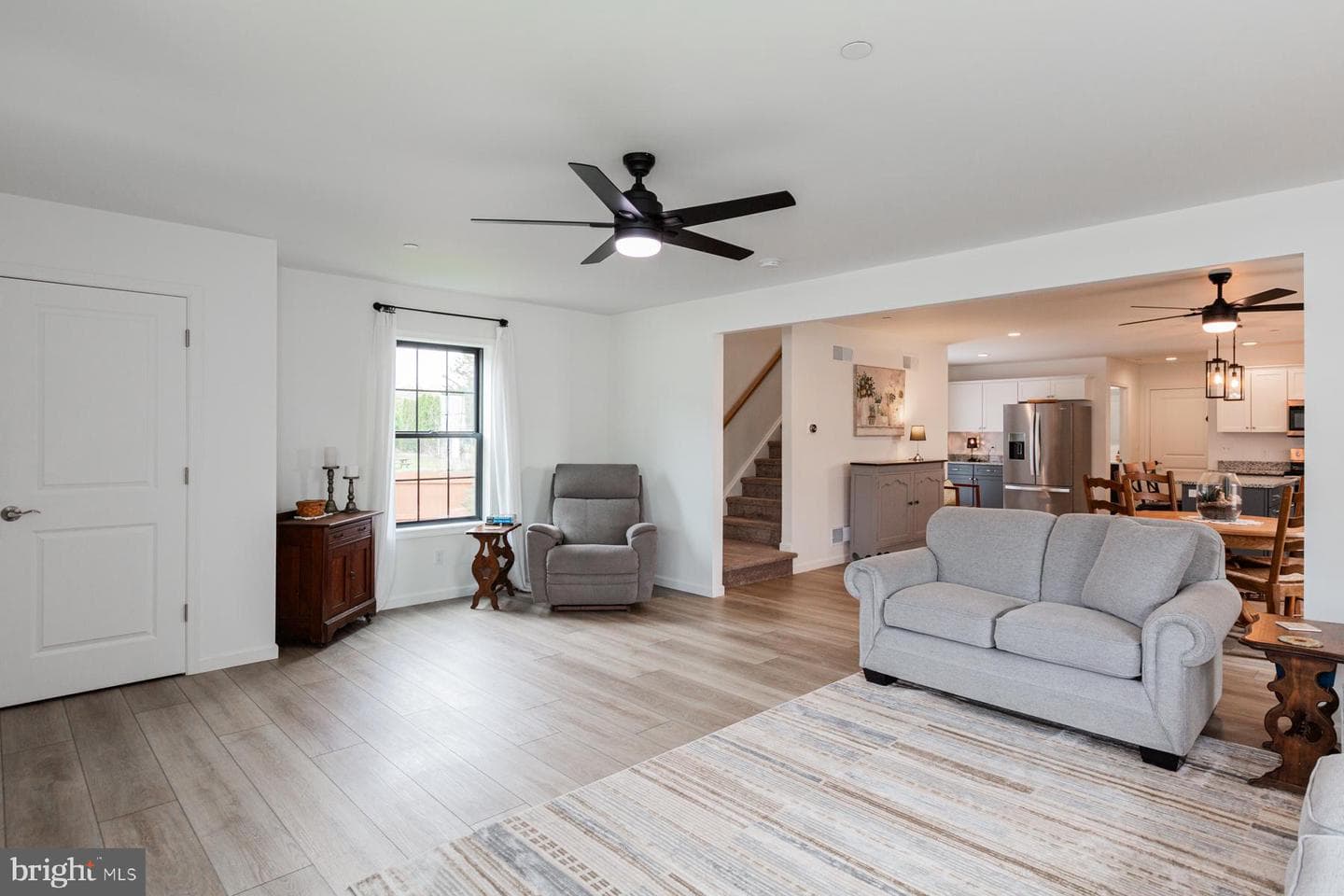 515 Maple Avenue photo 35