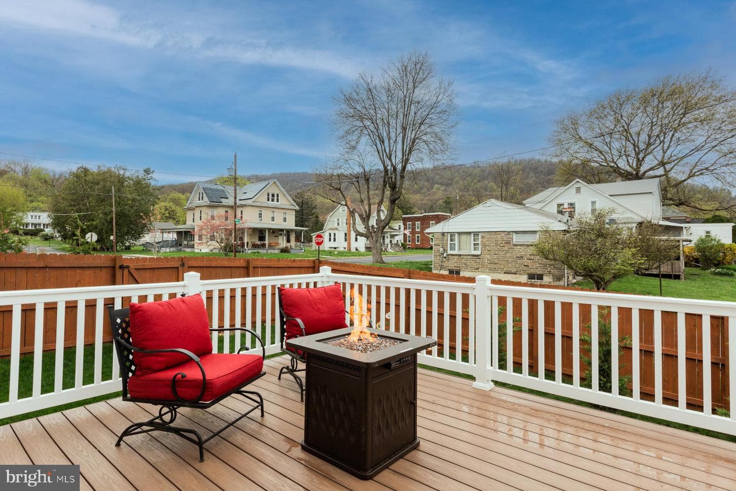 515 Maple Avenue photo 46