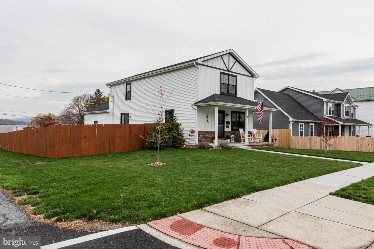 515 Maple Avenue photo 5