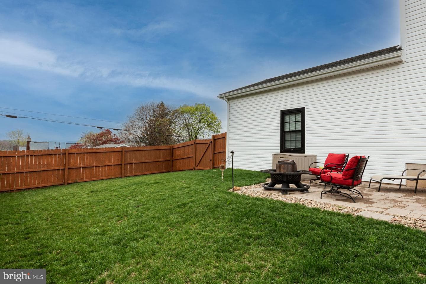 515 Maple Avenue photo 80