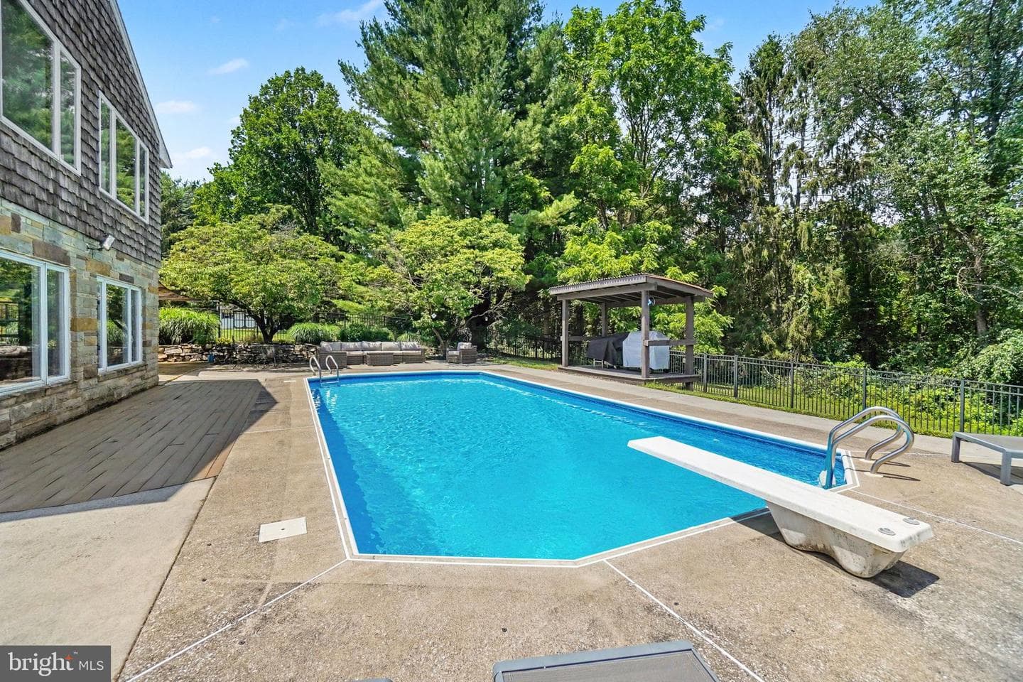 2525 Valley Road photo 36