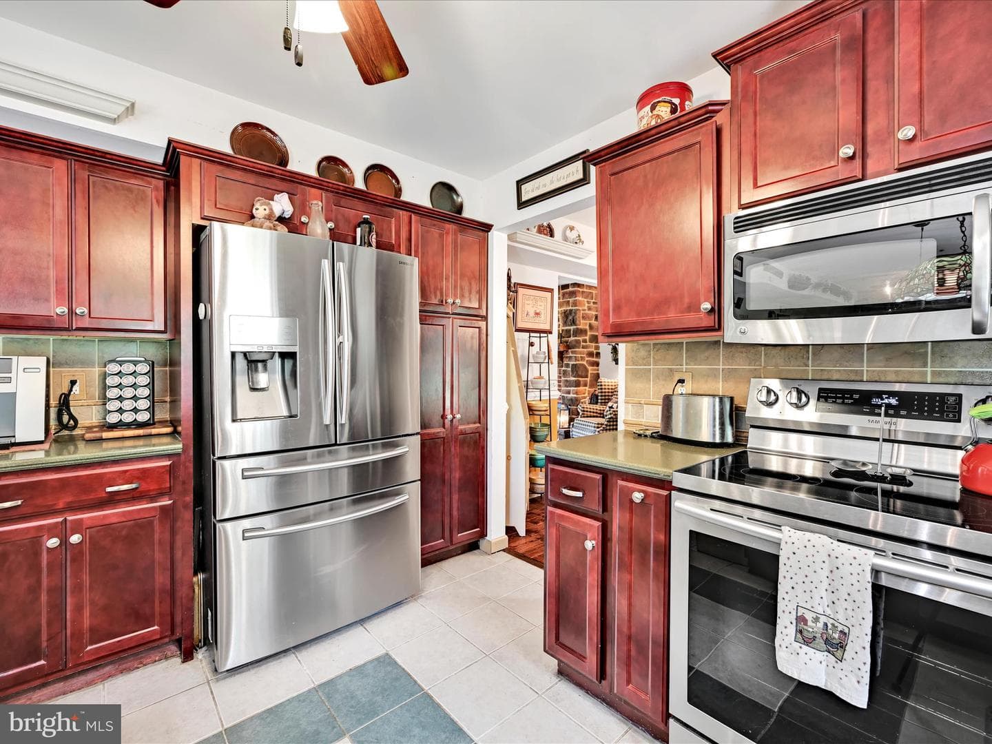631 Lee Street photo 11