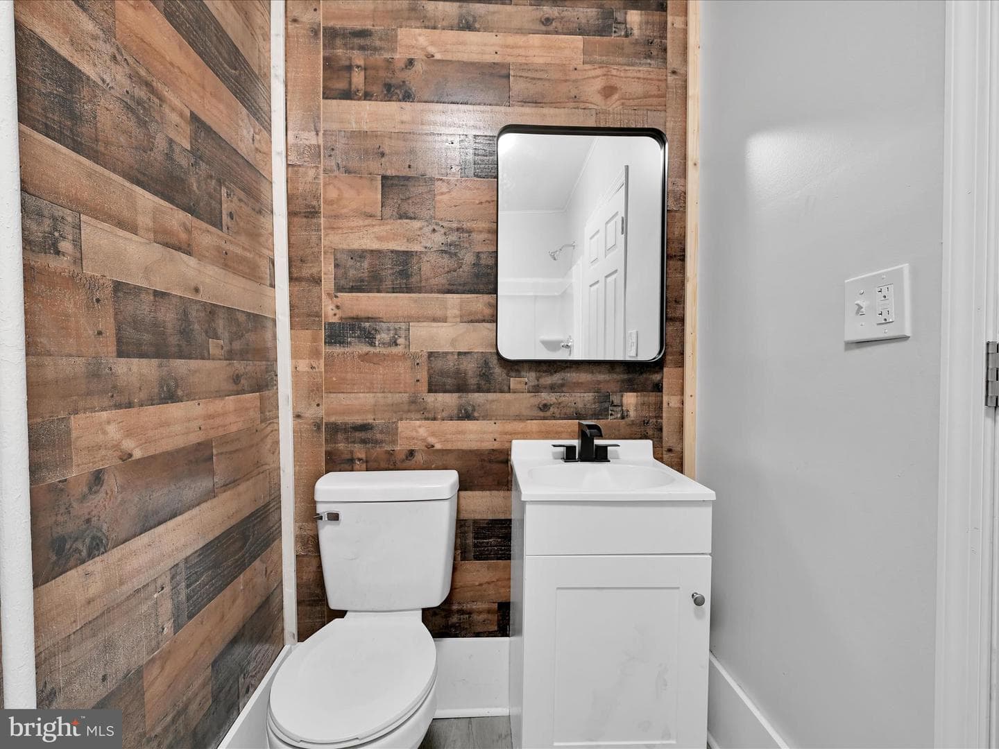 344 E Bacon Street photo 19
