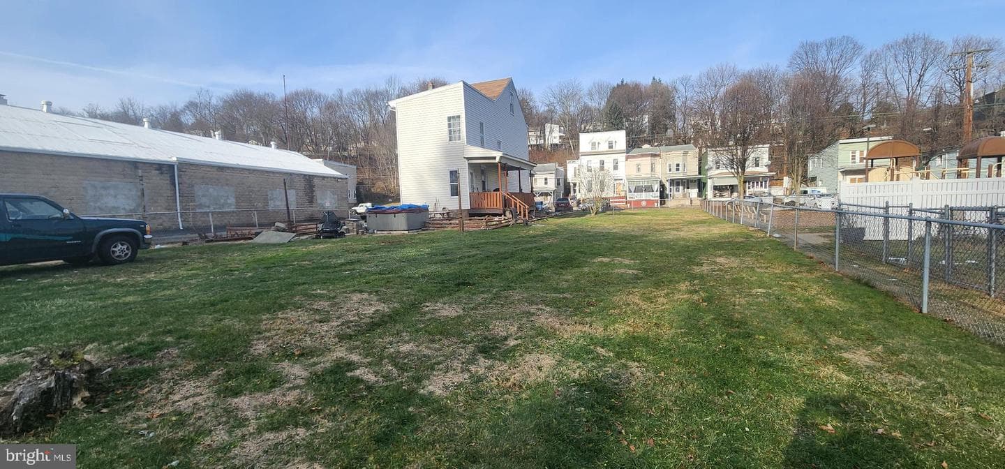 143 W Railroad Street photo 8