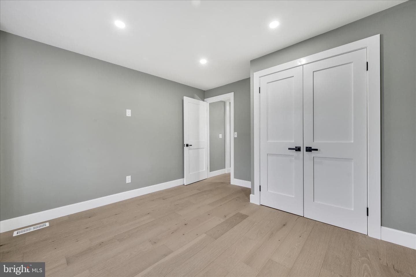 442 Lewis Street photo 16