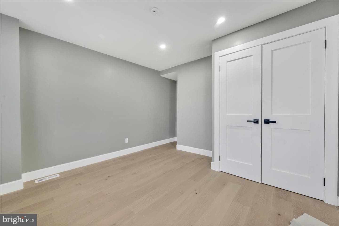 442 Lewis Street photo 2