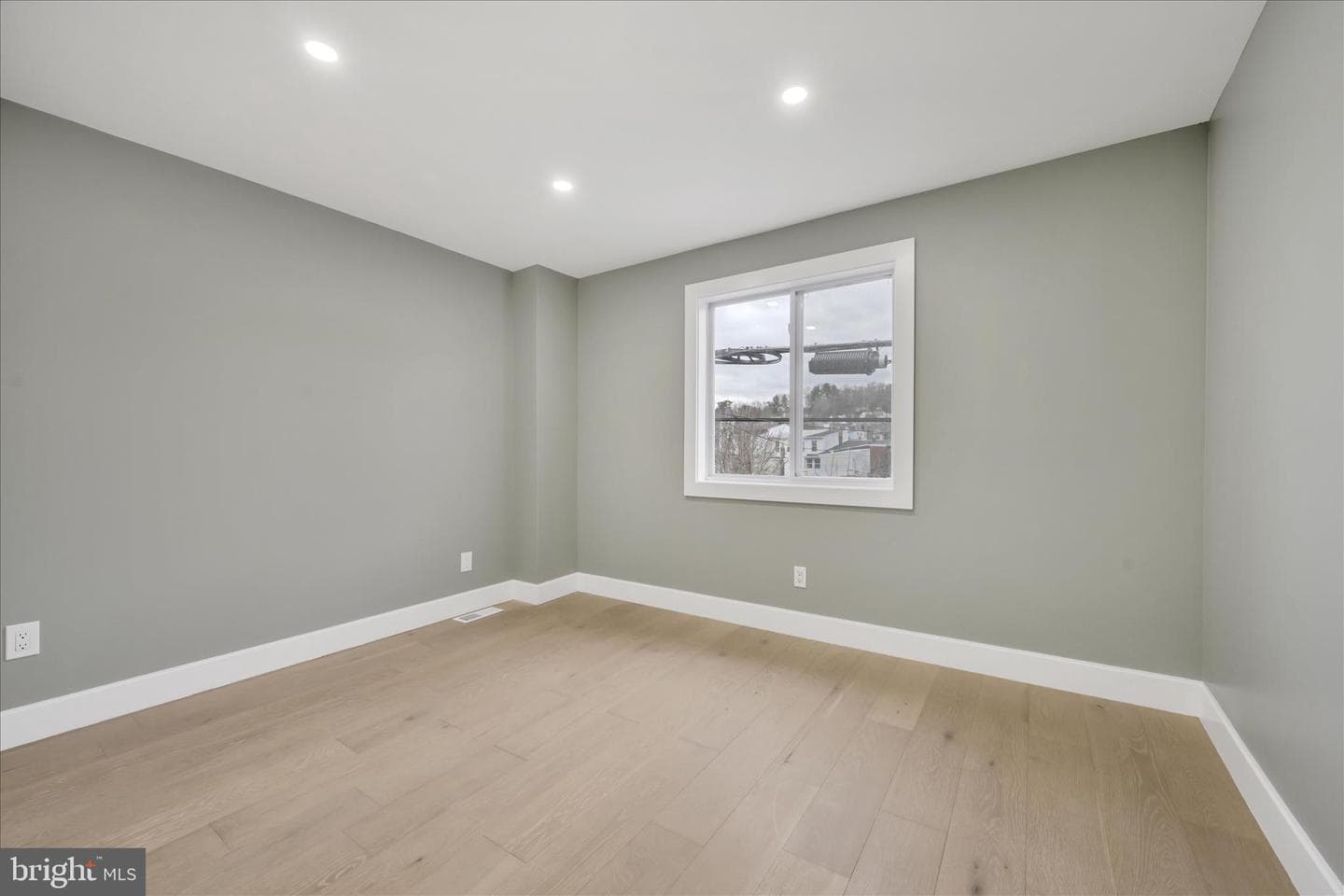 442 Lewis Street photo 23