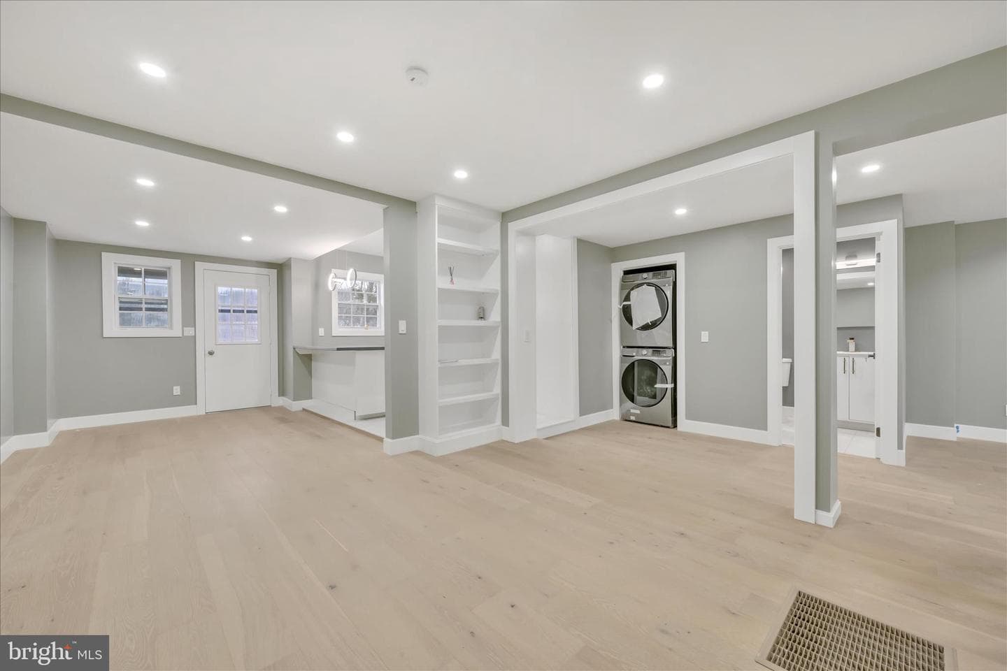 442 Lewis Street photo 7