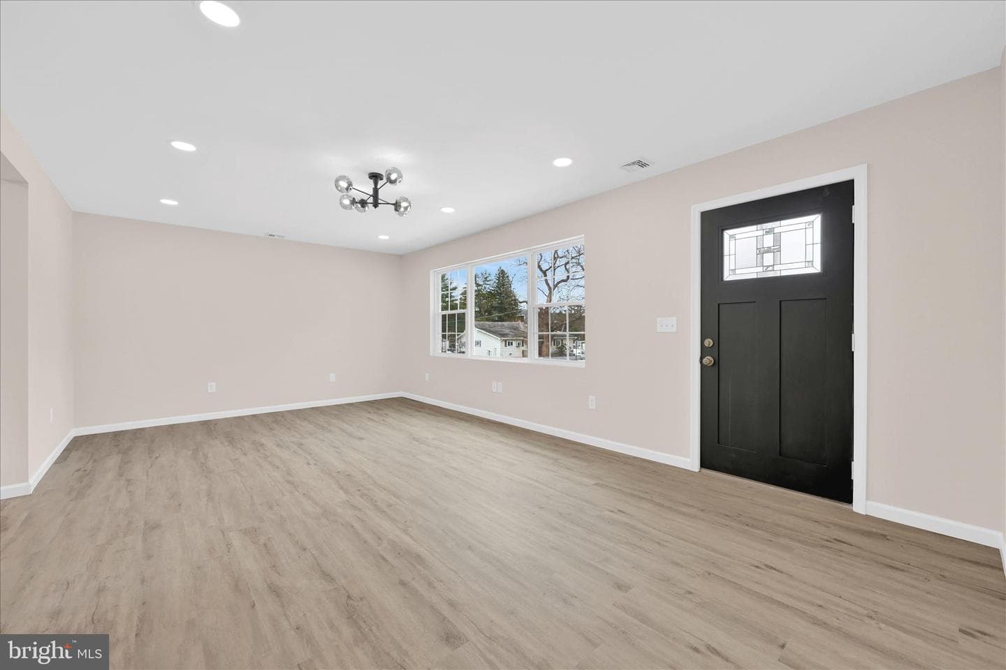 200 Willow Road photo 11