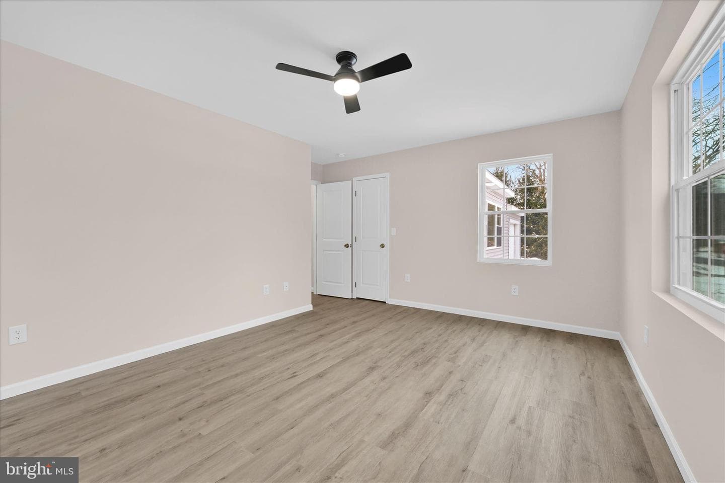 200 Willow Road photo 18
