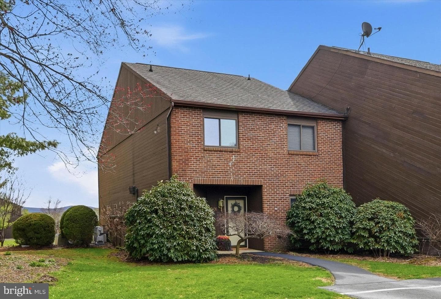 1001 Village Road photo 34