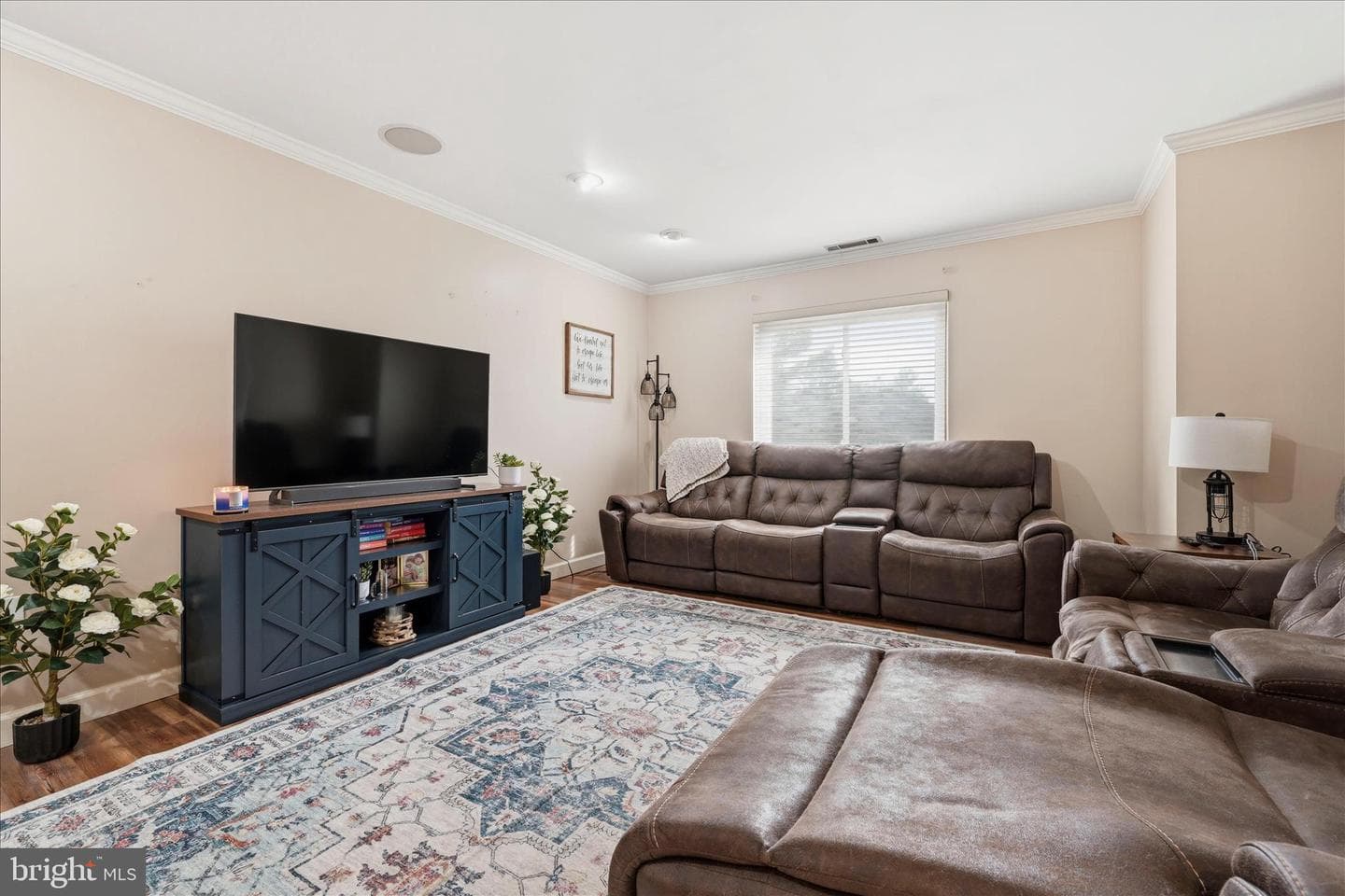 1001 Village Road photo 7