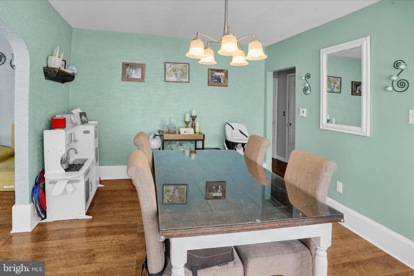 1506 Mount Hope Avenue photo 15